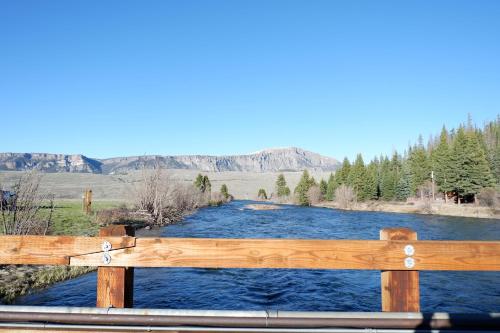 Aspen Inn Fall Suite - image 5
