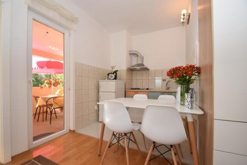  Apartment Smokrovic in 23244 Starigrad-Paklenica