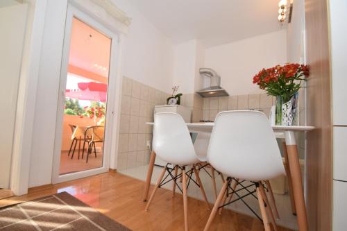  Apartment Smokrovic in Starigrad-Paklenica