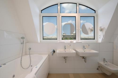 Hotel Berlin Mitte by Campanile - image 10