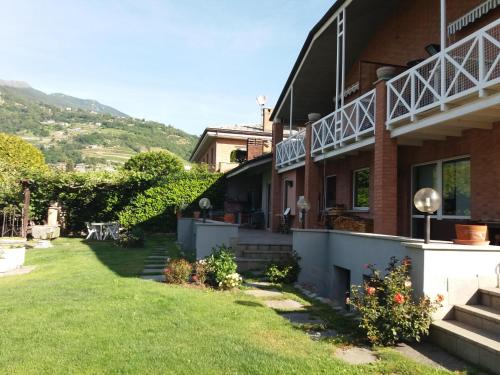  Casa Lumiere, Pension in Aosta