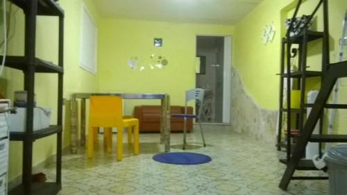  Monolocale fronte strada Napoli centro storico, Ferienwohnung in Neapel