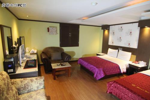 Goodstay With Hotel