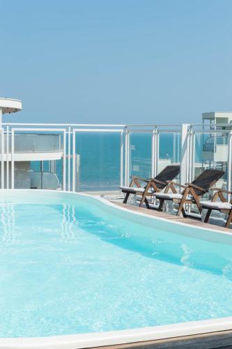 Perla Verde Hotel - image 2