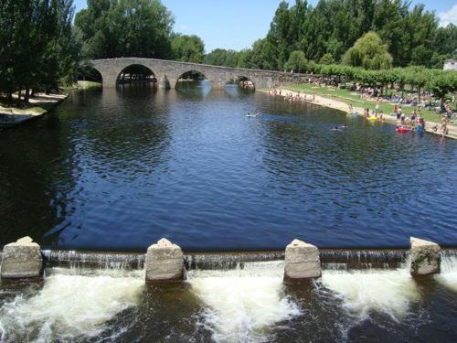 A szálláshely kívülről, Casa Rural Los 2 Yugos in Navaluenga