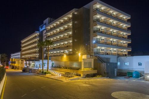 Hotel Caribe - image 13