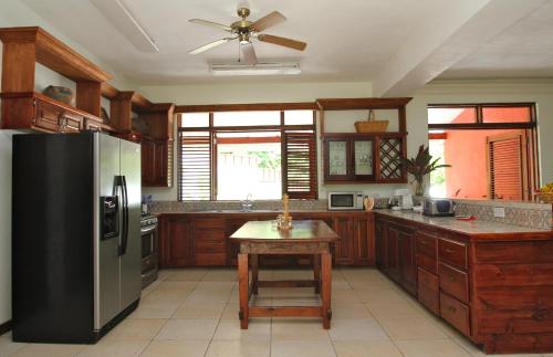 Kitchen, Stonefield Villa Resort in Soufriere