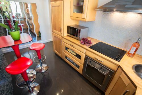 Luxury Apartment in Paris Center - Louvre Museum - main image