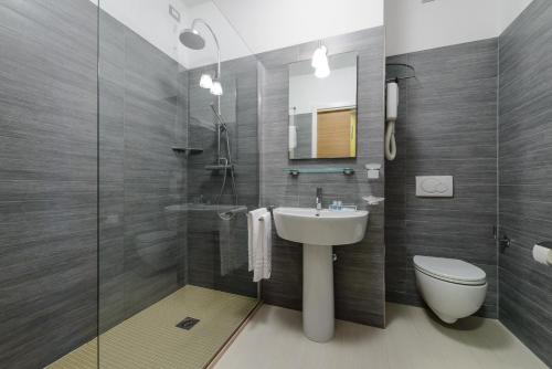 Junior Suite with Balcony (3 Adults) image 5