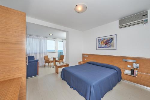 Junior Suite with Balcony (3 Adults) image 7