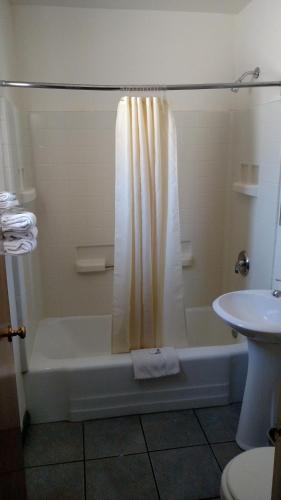 Budget Inn Durango - 화장실