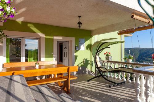Balkons/terase, Apartment Stela with heated private pool and Whirlpool Gornje Sitno in Srinjine