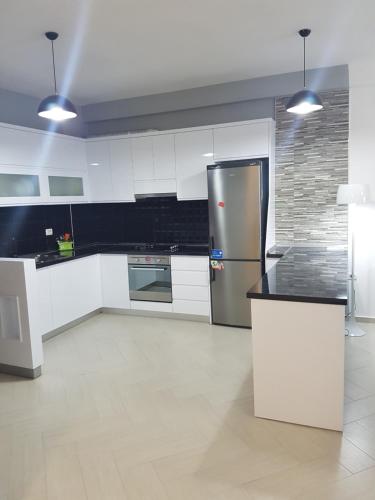 Modern cozy apartment seaview - image 10