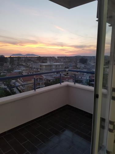 Modern cozy apartment seaview - image 8