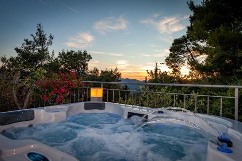 Skats, Apartment Stela with heated private pool and Whirlpool Gornje Sitno in Srinjine