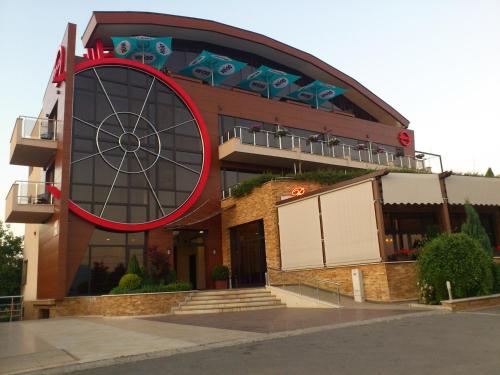 Family Hotel - Restaurant Ring - image 6