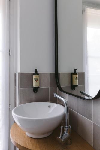 Le Petit Cosy Hôtel - image 4