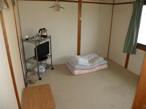 ビジネスホテル民宿港 徳島 年 最新料金 円3742 部屋写真 口コミ