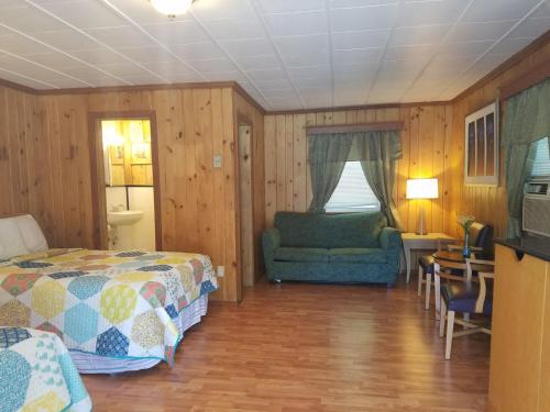 Two Double Bed Cabin with Sofa Bed