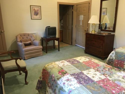 Oak Valley Inn and Suites - image 2