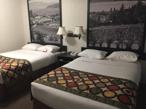 Super 8 by Wyndham Kelowna BC - Hotel - Kelowna