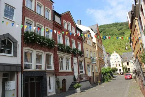Ferienwohnungen und Appartements - Haus Budinger in Alf, Deutschland