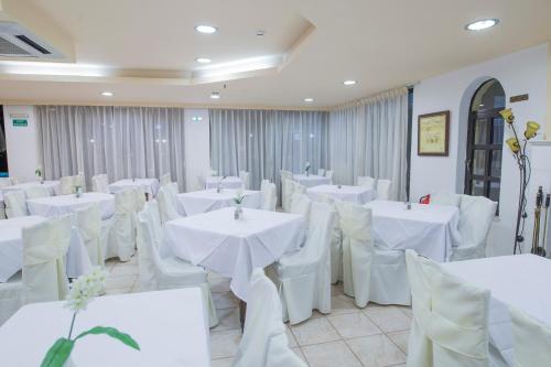 Creta Aquamarine Hotel - image 2