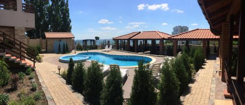 Villa Albizia in Križaņivka