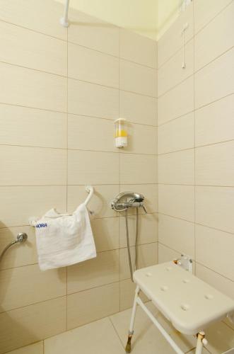 Economy Double Room with Disability Access image 10