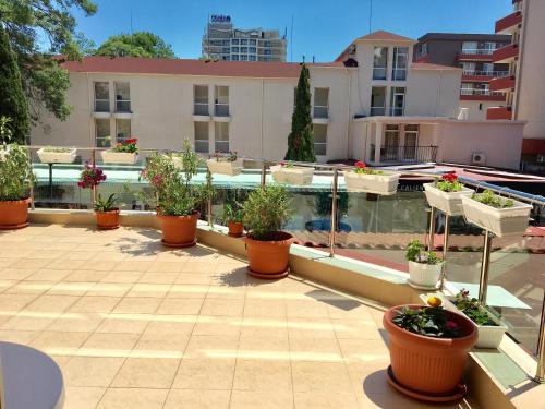 Maverick Hotel 4