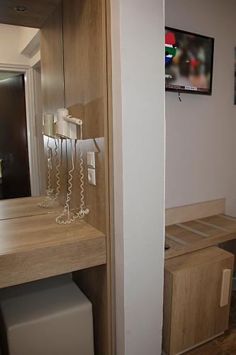 Zeus Hotel - image 7