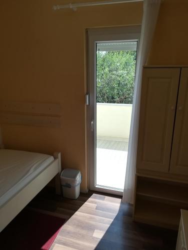 Cinema House Single & Double Rooms - image 3