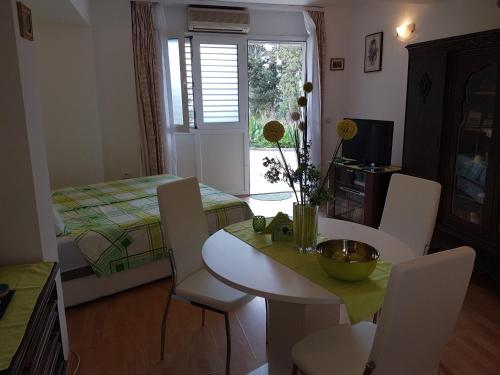 Apartment Lju on the Beach Apartment Lju on the Beach