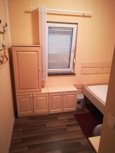 Cinema House Single & Double Rooms & Studio Apartments in Pula