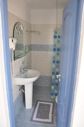 Castri Village Hotel - image 5