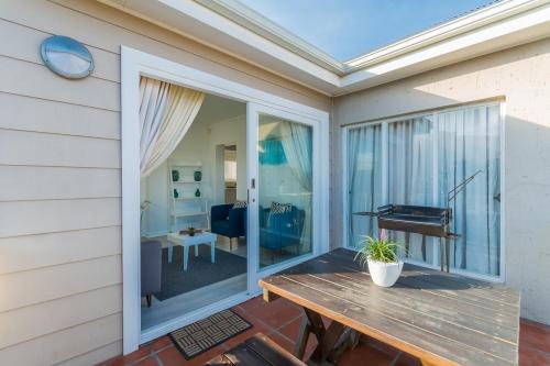Rinkink Beach House in Wilderness
