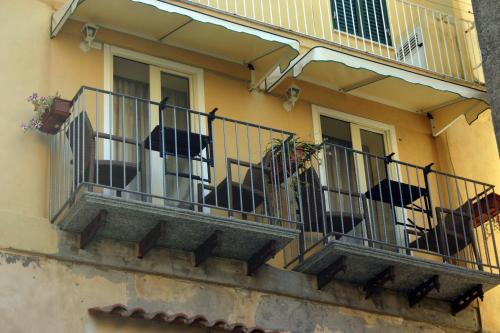 Double or Twin Room with Balcony image 5