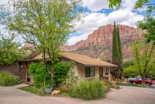 Red Rock Inn Cottages