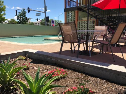 Piscina, Thunderbird Lodge in Redding (CA)
