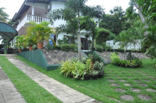 Samanala Garden Holiday Home