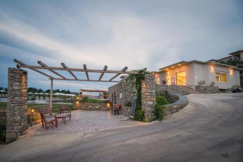 Baywatch Hotel - image 9