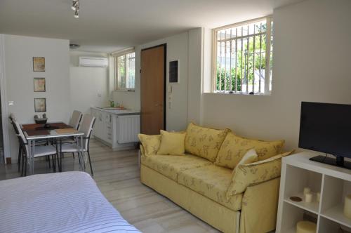 Cosy Studio with Garden / Individual apartment, Atény (fotografie 5)