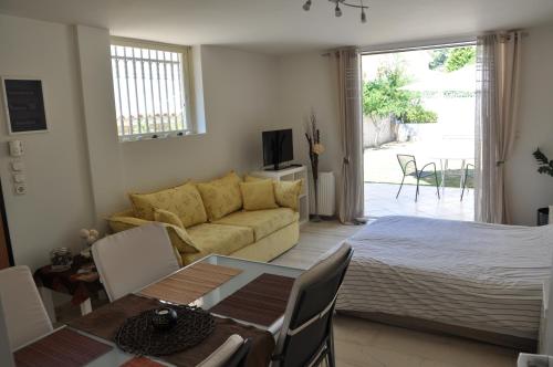 Cosy Studio with Garden / Individual apartment, Atény (fotografie 6)