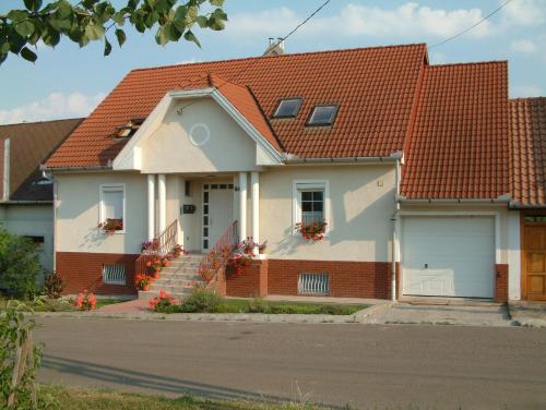  Alfa Vendégház, Pension in Eger bei Szarvaskő