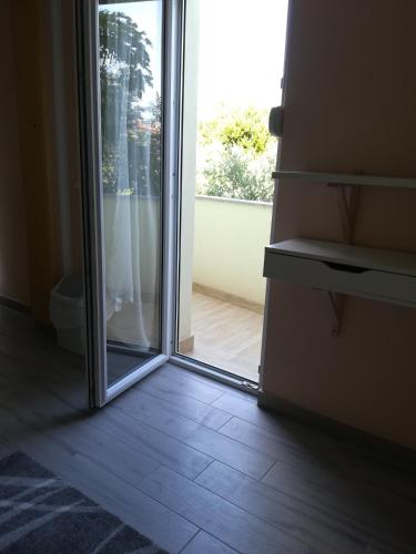 Cinema House Single & Double Rooms - image 3