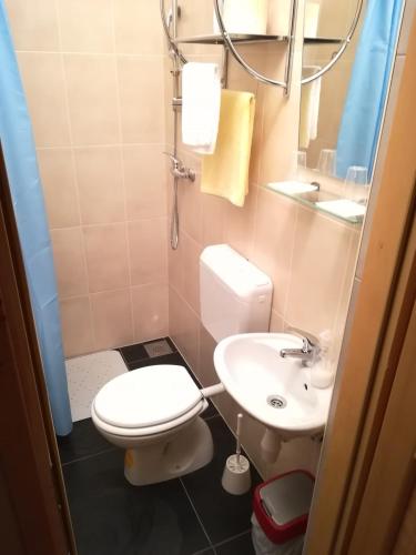 Cinema House Single & Double Rooms - main image