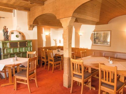 Koplietošanas atpūtas telpa ar TV, Hotel Garni Alpenblick in Bergen (Traunstein)