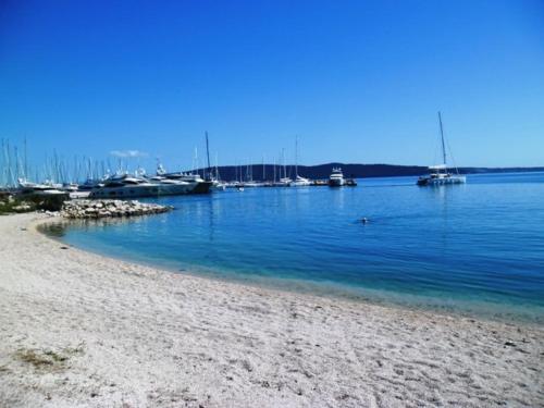 Villa Barbara-Kastela with heated pool
