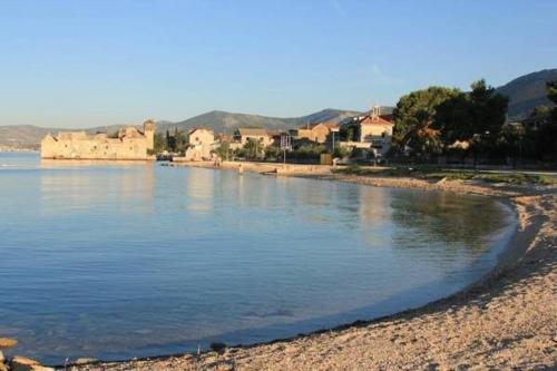 Villa Barbara-Kastela with heated pool