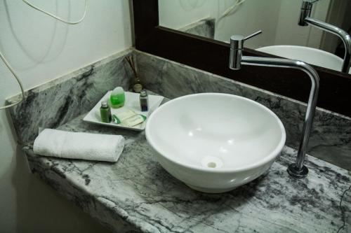 Deluxe Suite with Sea View image 10